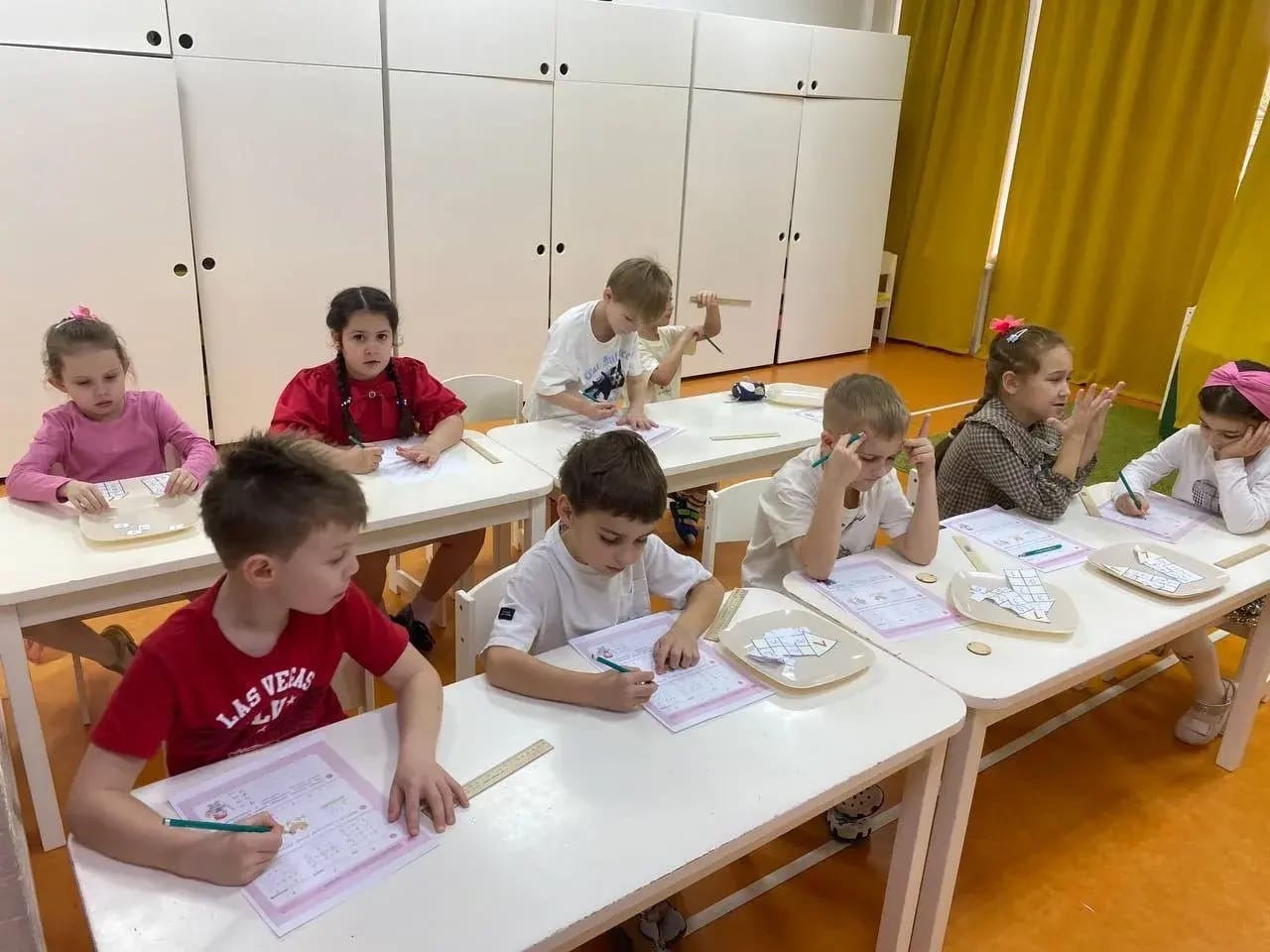 Групповые занятия в детском саду ТриНити Сочи